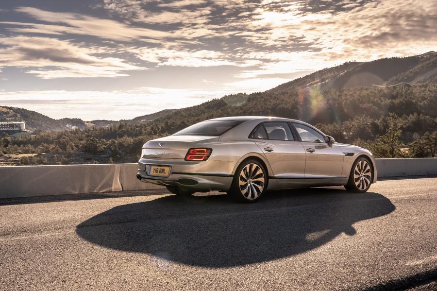  Bentley Flying Spur Blackline 2019 года  (WW) (фото 30 из 40)
